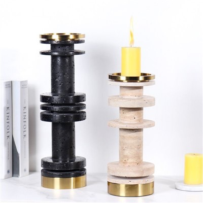 Stora ljusstakar i marmor